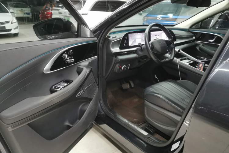 Used  Lingyun 2024 300T Two-Wheel Drive Starlight Edition
