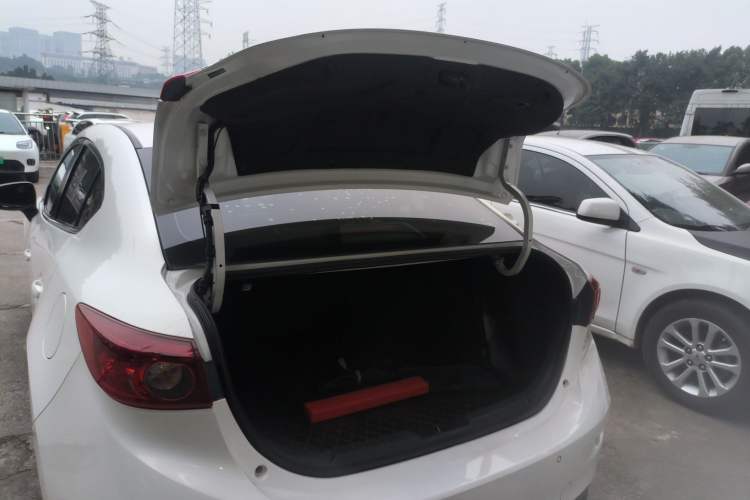 Used Mazda Mazda 3 Axela 2017 Sedan 1.5L Automatic Comfort Model Emission Standard China V
