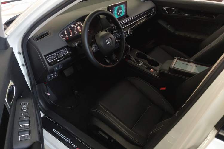 Used Honda Civic 2022 240TURBO CVT Dynamic Edition
