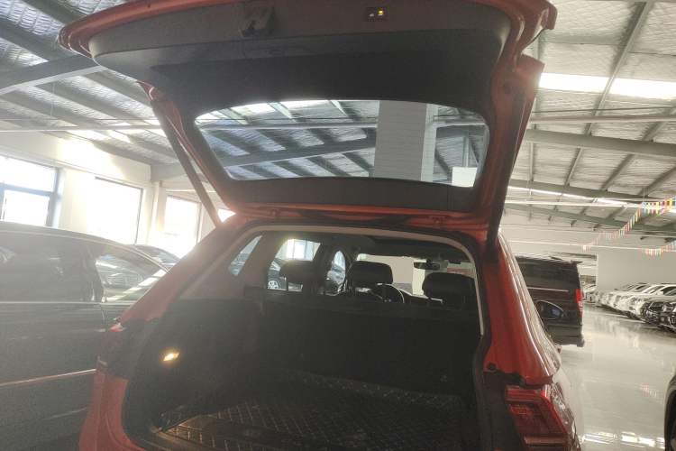 Used Volkswagen Tiguan L 2018 330TSI Automatic Two-Wheel Drive Flagship Edition
