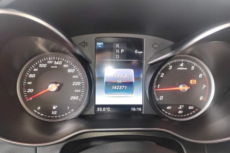 Used Mercedes-Benz GLC 2018 GLC 260 4MATIC Luxury Model
