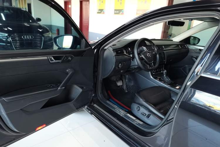 Used Volkswagen Passat 2016 330TSI DSG Prestige Edition
