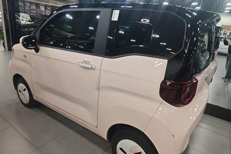 Used Chery QQ Ice Cream 2022 120km Conical Shape Lithium Iron Phosphate
