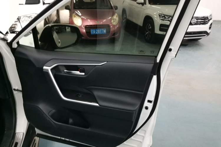 Used Toyota RAV4 2020 2.0L CVT Two-Wheel Drive Fashion Edition
