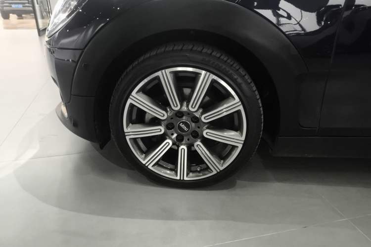 Used  Clubman 2021 1.5T COOPER Connoisseur
