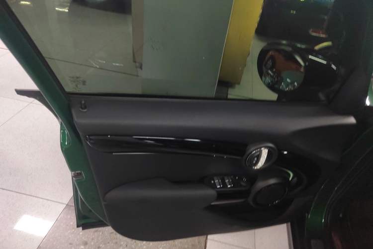 Used  MINI 2022 1.5T COOPER Classic Edition Five-Door Version
