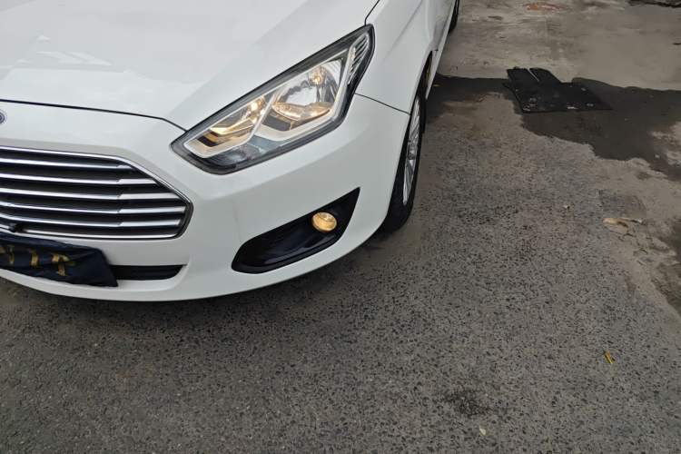 Used Ford Escort 2015 1.5L Automatic Comfort Model
