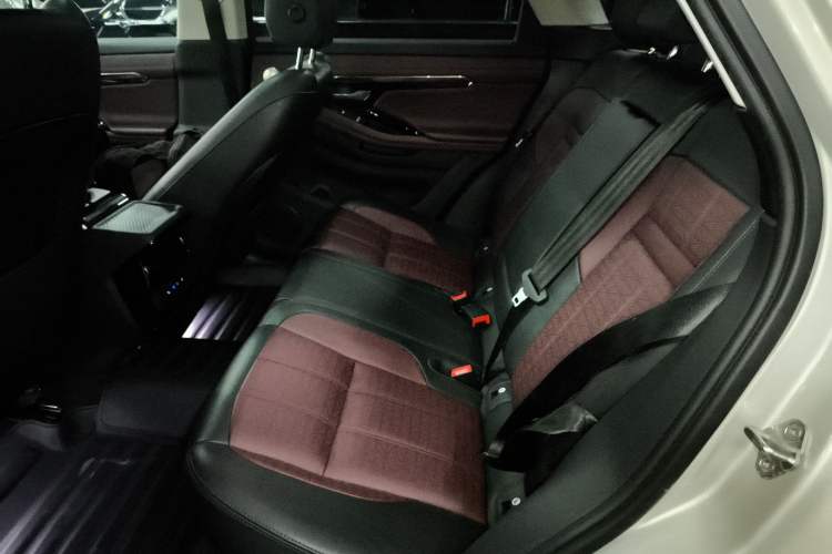 Used Land Rover Range Rover Evoque 2021 Range Rover Velar 249 PS R-Dynamic HSE Luxury Edition