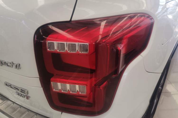 Used GAC Trumpchi GS8 2017 320T Two-Wheel Drive Luxury Smart Connectivity Version (7 Seats)
