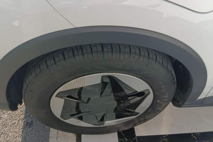 Used Geometry E Firefly 2024 301km Flowing Light
