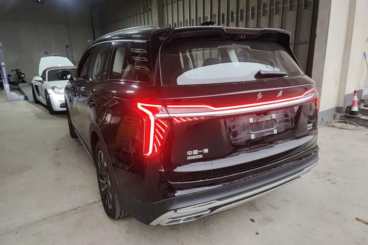 Used Hongqi HS7 PHEV 2024 2.0T PHEV Four-Wheel Drive Flagship Edition 6 Seats
