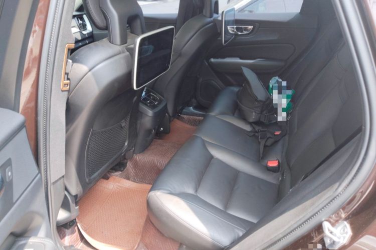 Used Volvo XC60 2018 T5 4x4 Smart Edition
