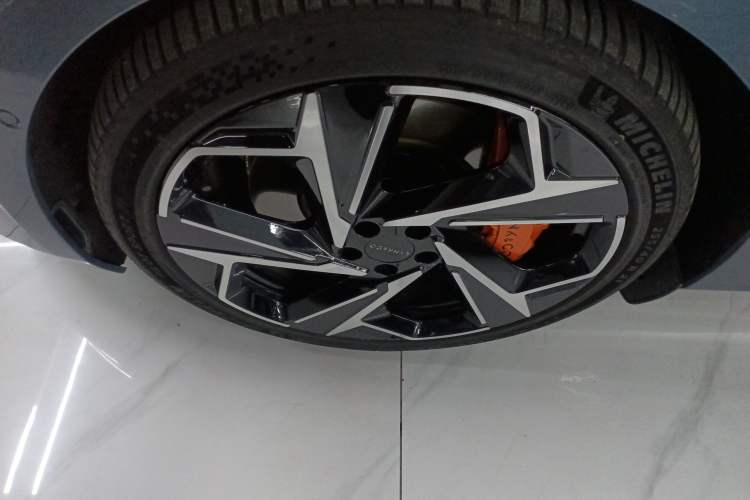 Used Lynk & Co Z10 2025 95 kWh 702 km All-Wheel Drive Intelligent Driving Ultra
