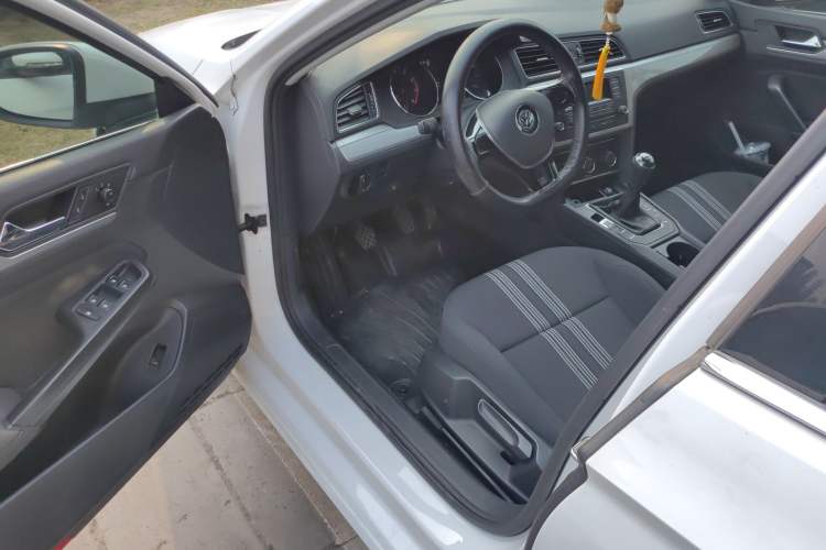 Used Volkswagen Lamando 2017 230TSI Manual Trend Edition
