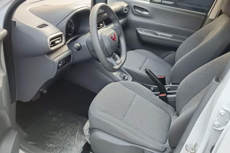 Used Wuling Hongguang New Energy 2025 Extended-Range Hybrid 50KM Comfort Version