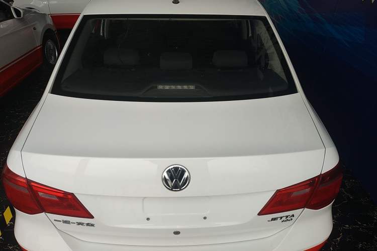 Used Volkswagen Jetta 2015 1.6L Automatic Fashion Model
