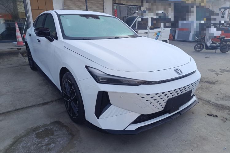 Used Changan UNI-V iDD 2024 Blue Whale Smart Electric iDD 136km ZhiKu Model