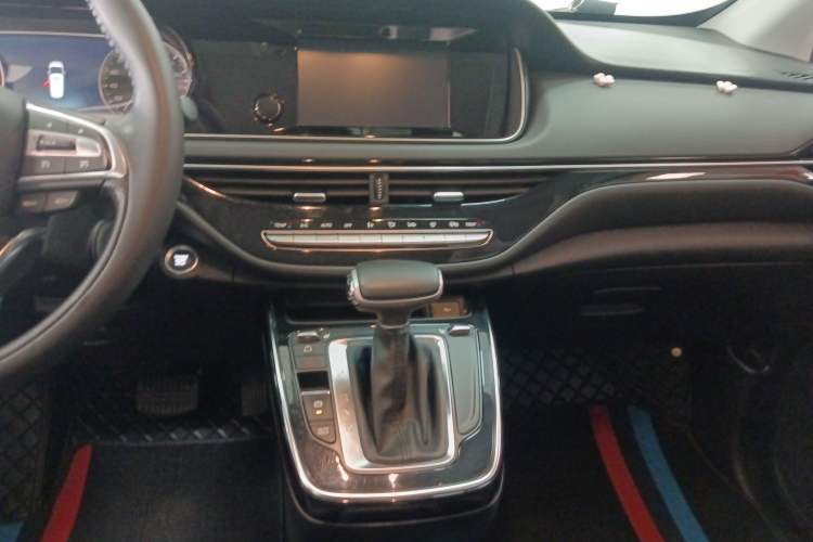 Used GAC Trumpchi M6 2021 270T DCT Luxury Edition (7-seater)
