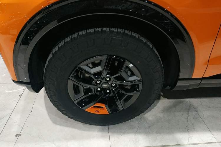 Used Ford Explorer 2024 2.3T EcoBoost Kunlun Peak Edition 7-Seater
