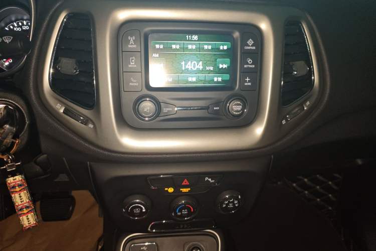 Used  Compass 2017 200T Automatic Enjoyment Version
