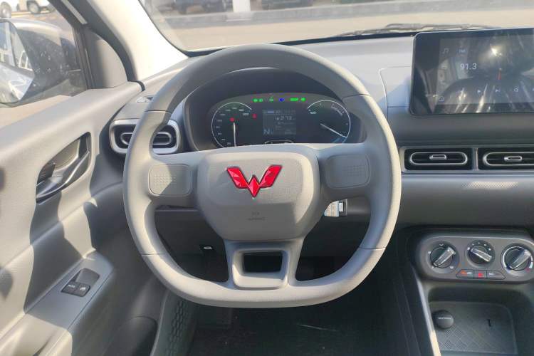 Used Wuling Hongguang New Energy 2024 All-Electric Model 300KM Standard Version