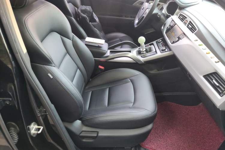 Used Geely Auto Emgrand X7 Sport 2016 2.0L Manual Smart Connect Version