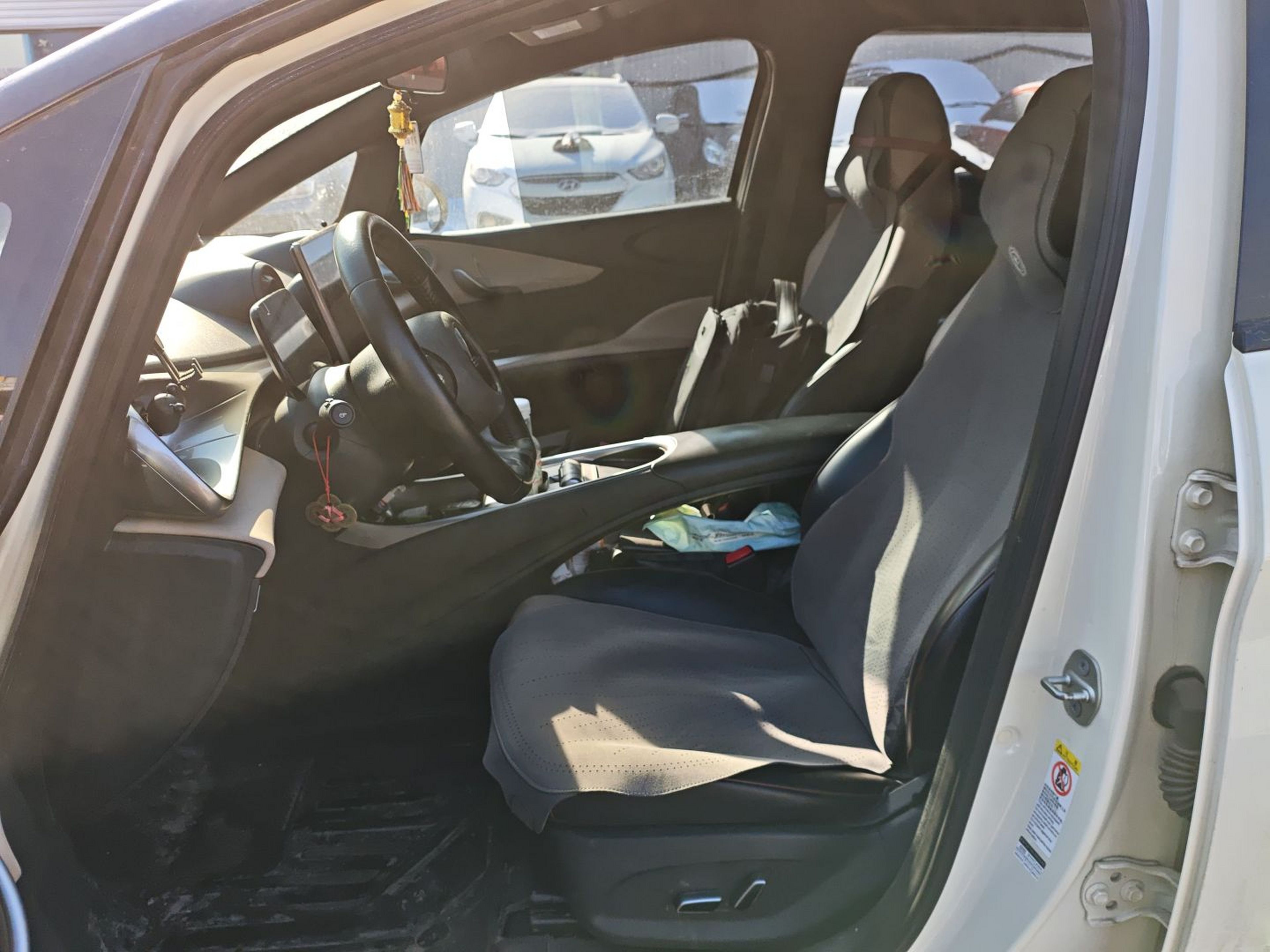 Переднее сиденье в автомобиле