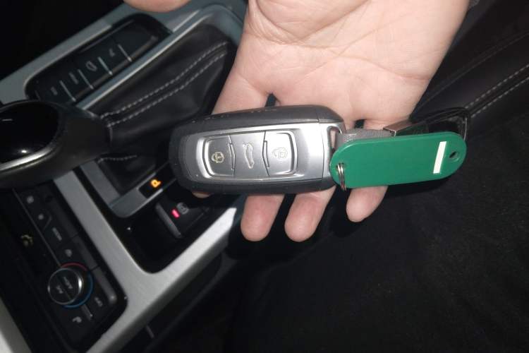 Used Geely Auto Emgrand X7 Sport 2018 1.8TD Automatic Two-Wheel Drive Smart Connect 4G Internet Edition