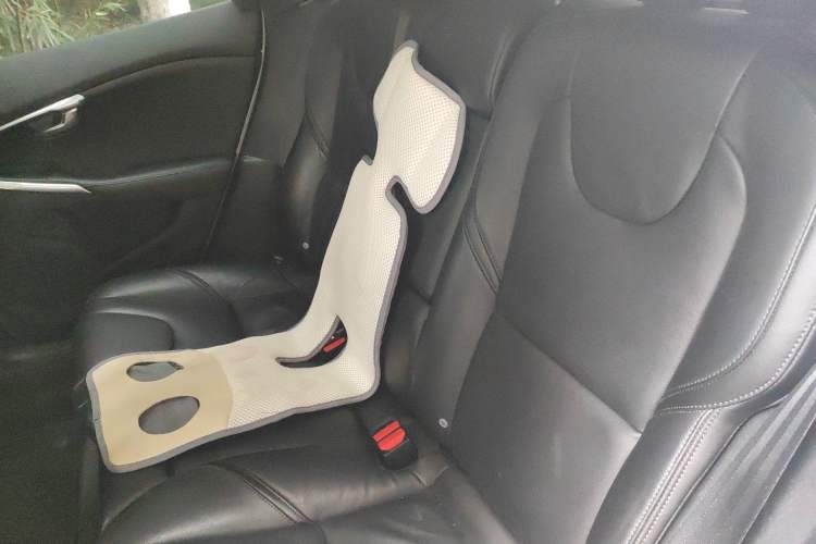 Used Volvo V40 2017 T3 Smart Edition
