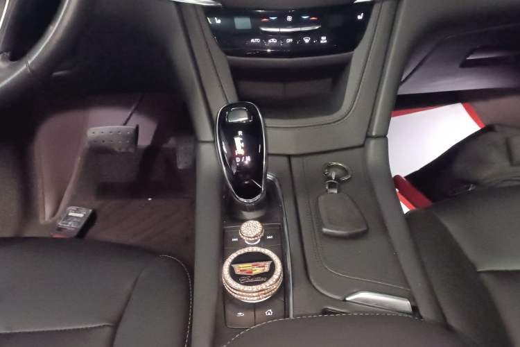 Used Cadillac XT5 2022 2.0T Two-Wheel Drive Luxury Version
