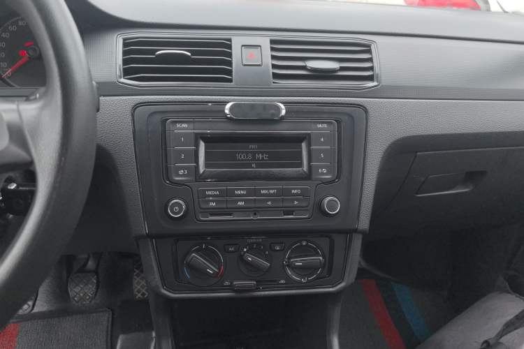 Used Volkswagen Santana 2016 1.6L Manual Fashion Edition
