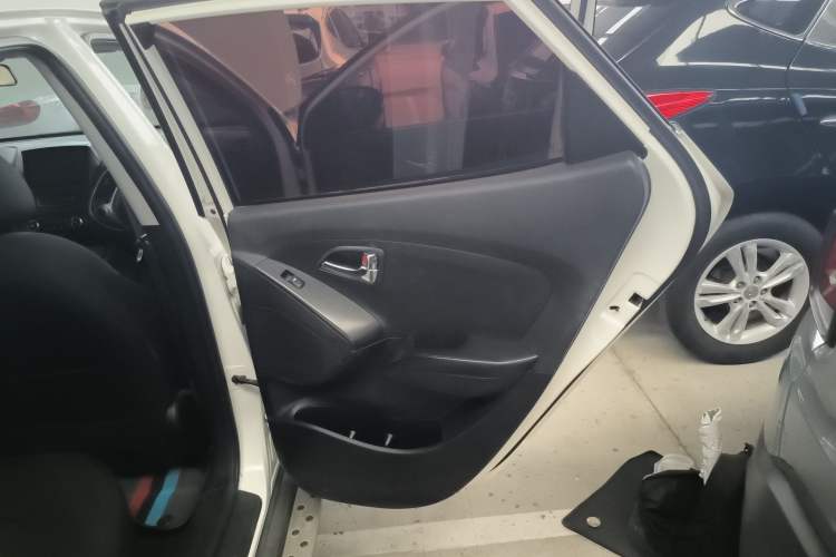 Used Hyundai ix35 2015 2.0L Automatic 2WD Comfort Edition China V Standard
