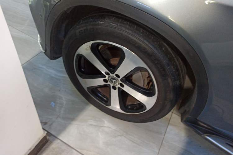 Used Mercedes-Benz GLC 2018 GLC 260 4MATIC Luxury Model
