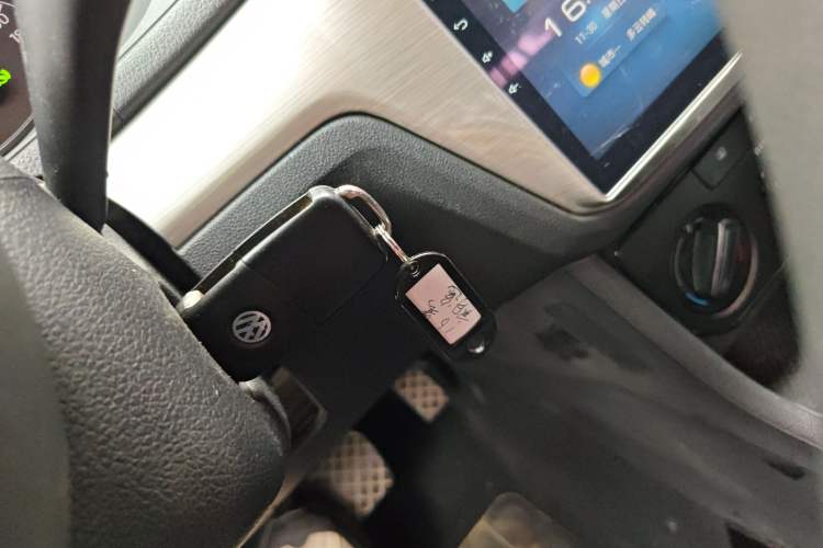 Used Volkswagen Lavida 2015 1.6L Automatic Fashion Edition