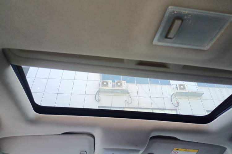 Used Buick Encore 2015 1.4T Automatic Two-Wheel Drive Urban Elite Version
