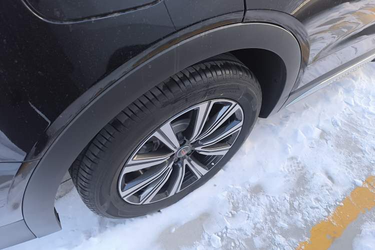 Used Hongqi HS7 PHEV 2025 Model 2.0T PHEV Four-Wheel Drive 2 Million Units Commemorative Edition 6-Seater