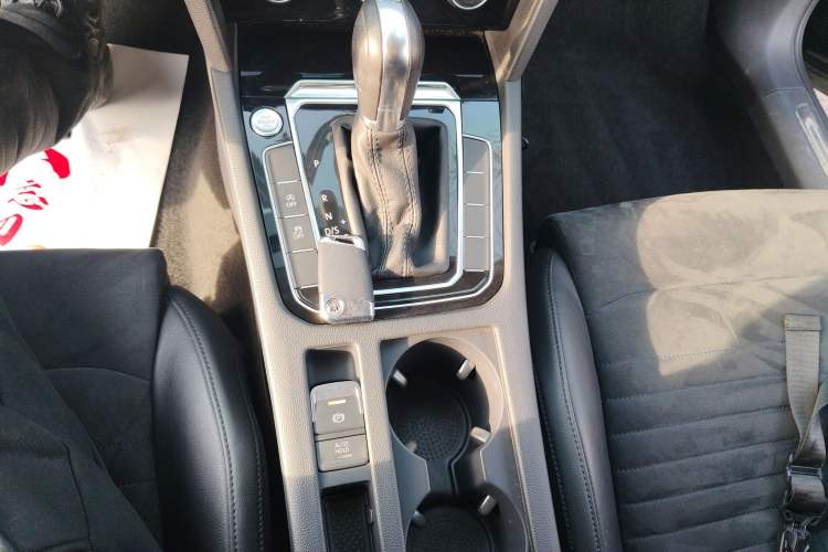 Used Volkswagen Magotan 2017 330TSI DSG Luxury Model
