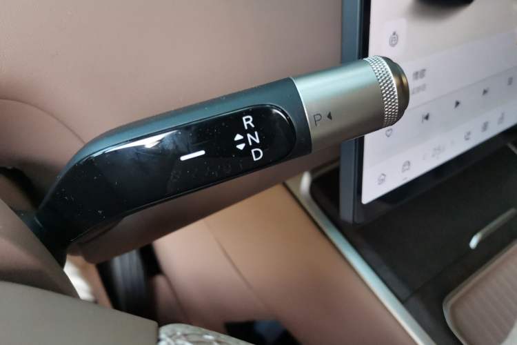 TDK.VehicleDetails.img