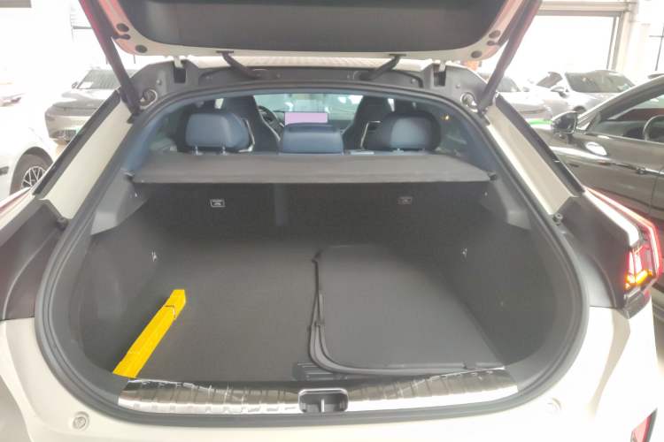 Used Zeekr 001 2025 WE Edition 100 kWh Rear-Wheel Drive
