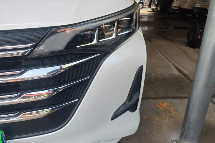 Used GAC Trumpchi M6 2021 270T DCT Prestige Edition (7 Seats)
