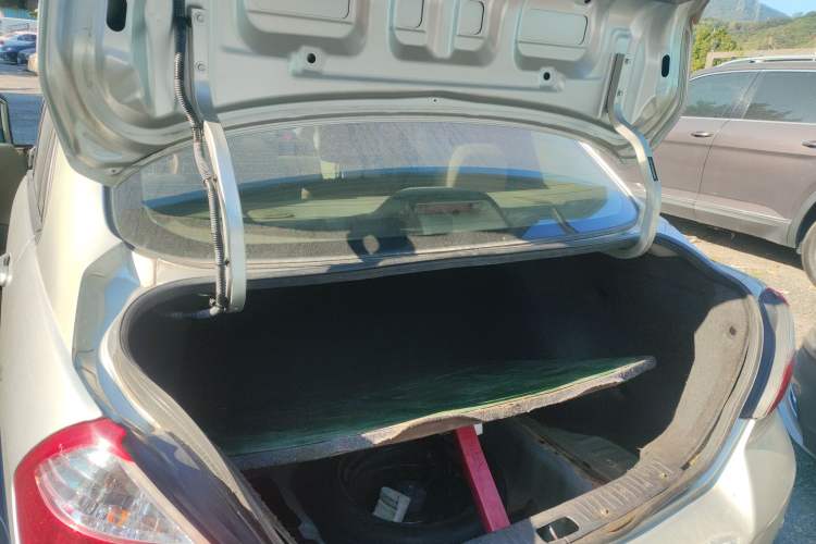 Used Venucia D50 2013 1.6L Automatic Fashion Edition