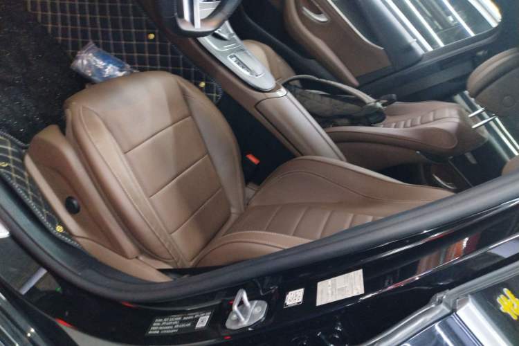 Used Mercedes-Benz E-Class 2023 Restyled E 300 L Sporty and Stylish Edition
