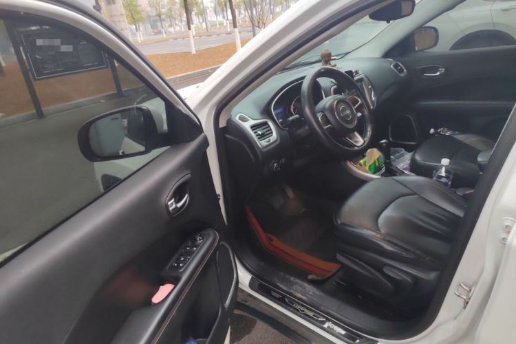 Used  Compass 2017 200T Automatic Family Edition
