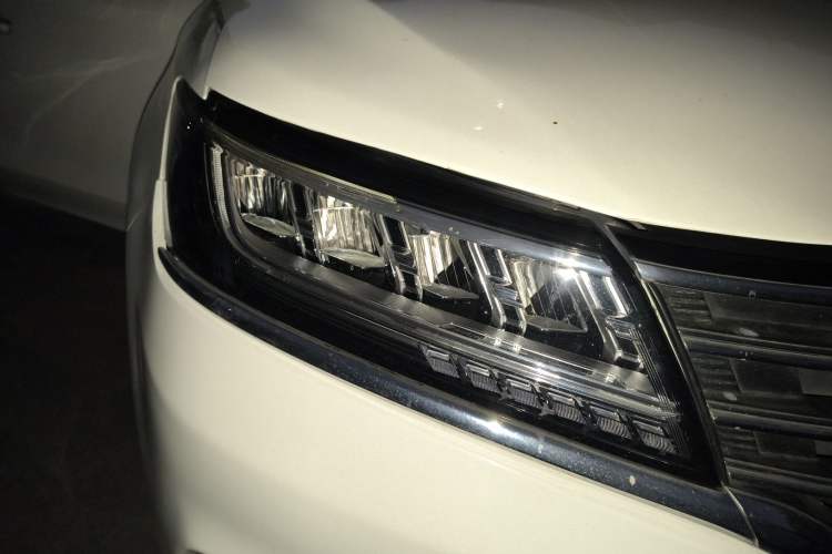 Used Roewe RX5 2019 20T Two-Wheel Drive Automatic 4G Connected Platinum Edition