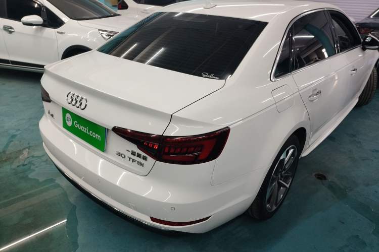 Used Audi A4L 2018 30th Anniversary Edition 30 TFSI Ambition Model
