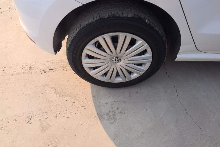 Used Volkswagen Polo 2016 1.6L Automatic Comfort Model
