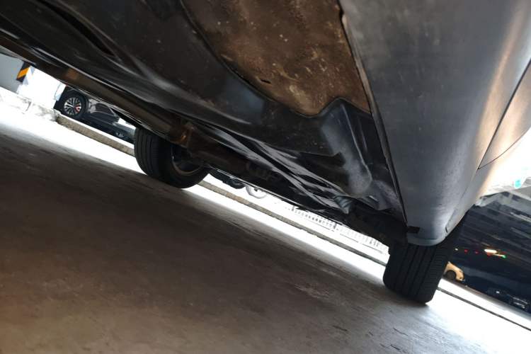 Used Jeep Cherokee 2019 2.0T Four-Wheel Drive Explorer Edition China VI Emission Standard
