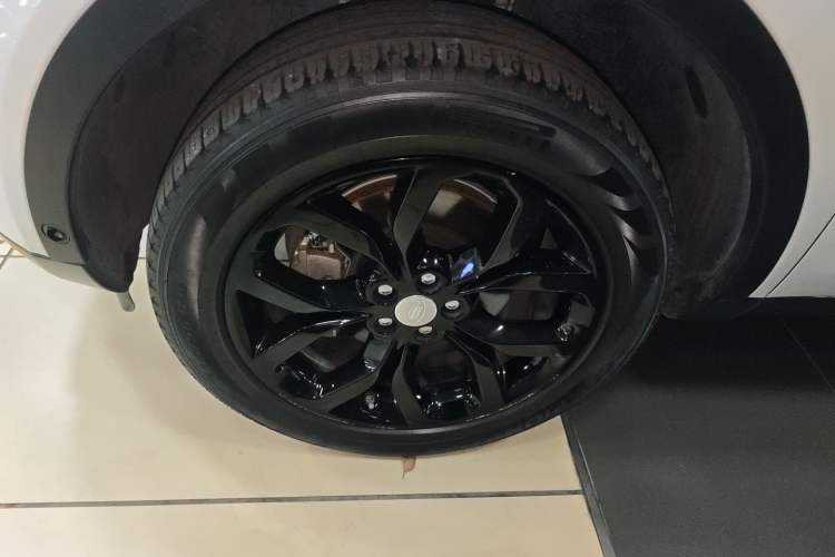 Used Land Rover Discovery Sport 2018 240 PS HSE Version
