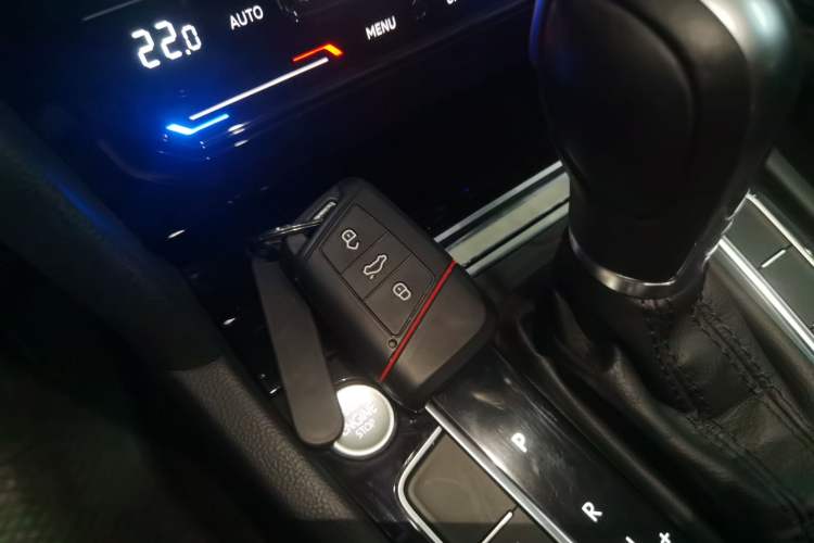 Used Volkswagen Magotan 2020 330TSI DSG Leading Model
