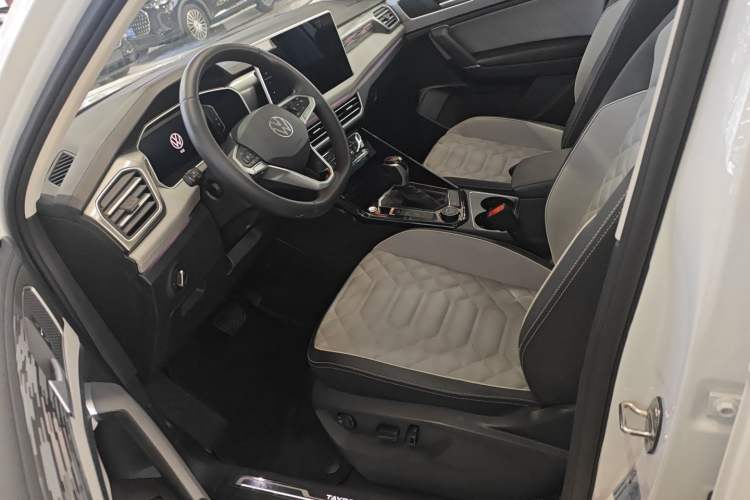 Used Volkswagen Tayron 2023 Revised Version 380TSI All-Wheel Drive R-Line High-Energy Edition
